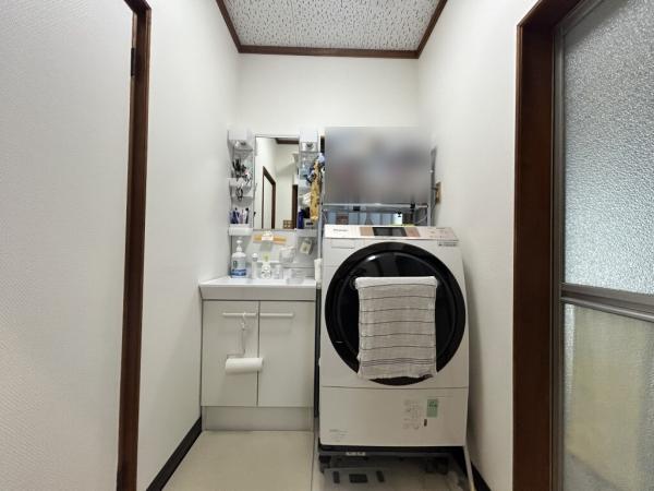 【不動産販売　愛媛総合】11701　中古住宅　新居浜市萩生 洗面台・洗面所 