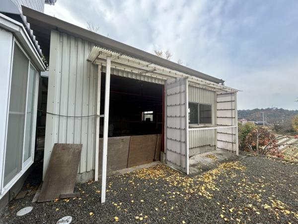 【不動産販売　愛媛総合】11701　中古住宅　新居浜市萩生 現地外観写真 