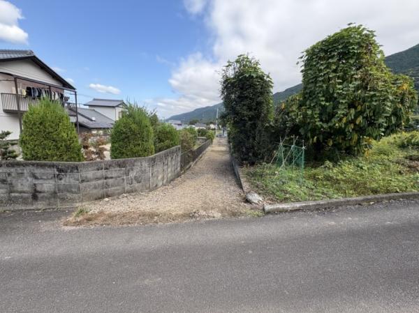 【不動産販売　愛媛総合】11729　土地　新居浜市山田町 現地土地写真 