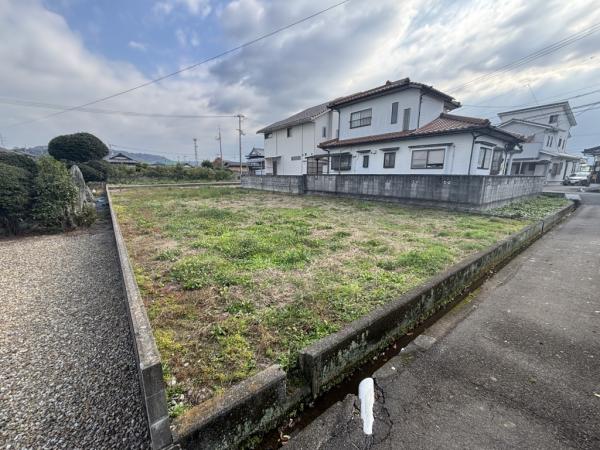 土地 新居浜市下泉町１丁目 JR予讃線新居浜駅 430万円