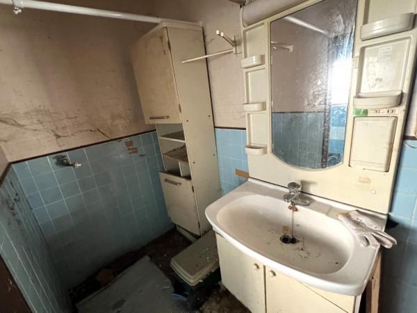 中古戸建 今治市新谷乙219-81 JR予讃線伊予富田駅 220万円