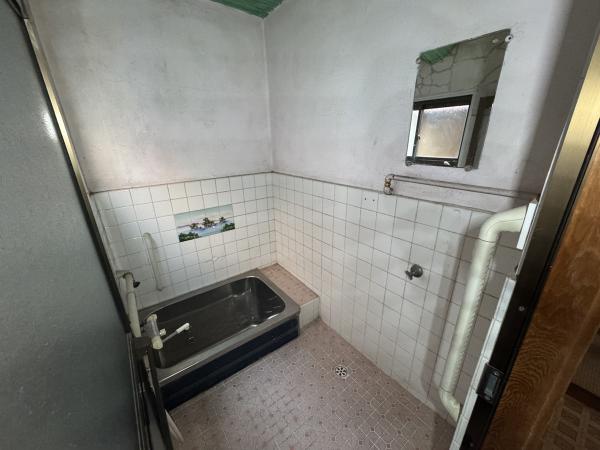 【不動産販売　愛媛総合】11746　中古住宅　今治市北鳥生町2丁目 浴室 