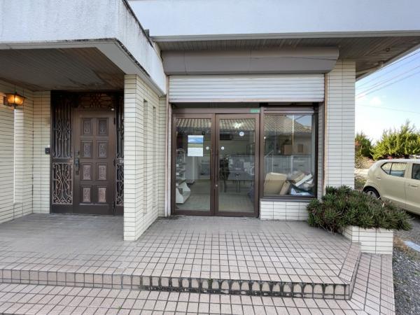 【不動産販売　愛媛総合】11795　中古住宅　四国中央市豊岡町長田 玄関 