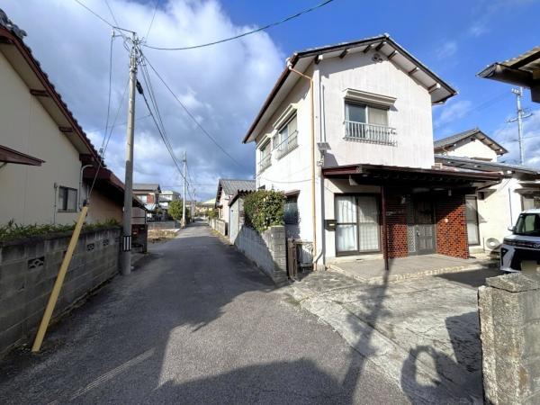 中古戸建 新居浜市東雲町３丁目 JR予讃線新居浜駅 580万円