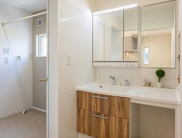 新築戸建 新居浜市政枝町２丁目 JR予讃線新居浜駅 2,998万円