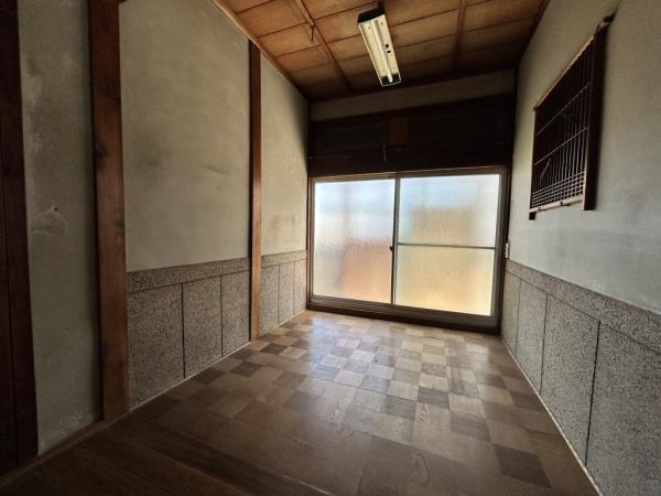 中古戸建 新居浜市西の土居町１丁目9-23 JR予讃線新居浜駅 380万円