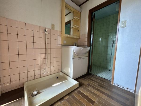 中古戸建 新居浜市西の土居町１丁目9-23 JR予讃線新居浜駅 380万円