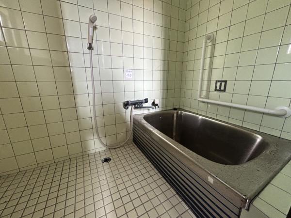 中古戸建 新居浜市西の土居町１丁目9-23 JR予讃線新居浜駅 380万円