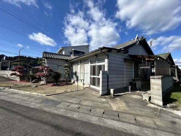 中古戸建 新居浜市西の土居町１丁目9-23 JR予讃線新居浜駅 380万円