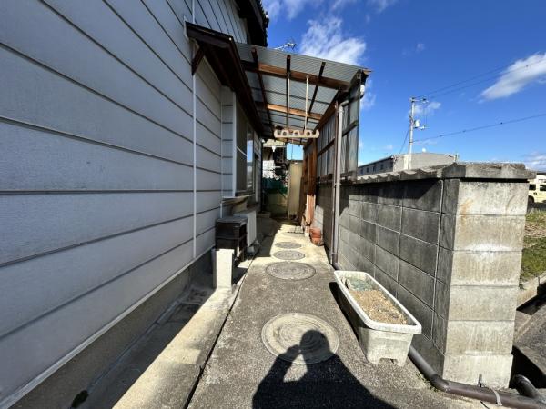 中古戸建 新居浜市西の土居町１丁目9-23 JR予讃線新居浜駅 380万円