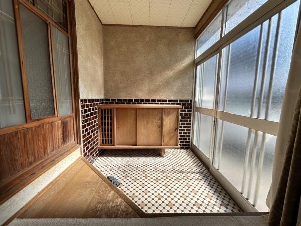 中古戸建 新居浜市西の土居町１丁目9-23 JR予讃線新居浜駅 380万円