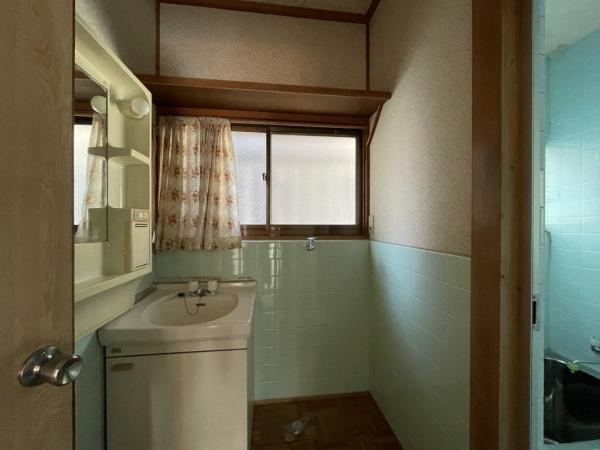中古戸建 西条市大町250-63 JR予讃線伊予西条駅 830万円