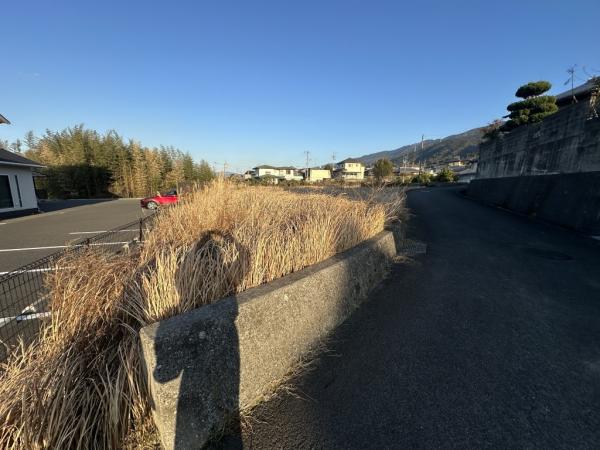 【不動産販売　愛媛総合】12153　土地　四国中央市中曽根町 現地土地写真 