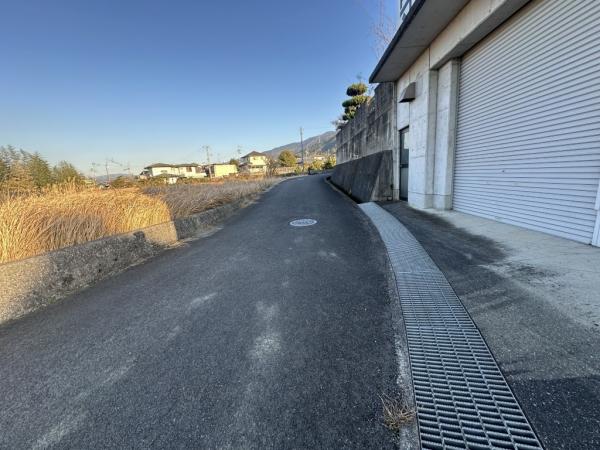 【不動産販売　愛媛総合】12153　土地　四国中央市中曽根町 前面道路含む現地写真 