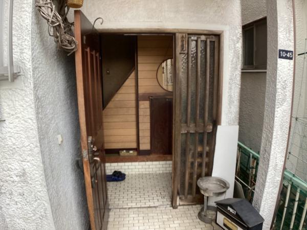 【不動産販売　愛媛総合】12168　中古住宅　新居浜市宇高町5丁目 玄関 