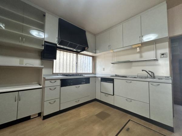 中古戸建 新居浜市中西町11-14 JR予讃線新居浜駅 580万円