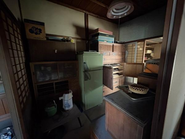【不動産販売　愛媛総合】11965+12243　中古住宅　新居浜市東雲町1丁目 その他内観 