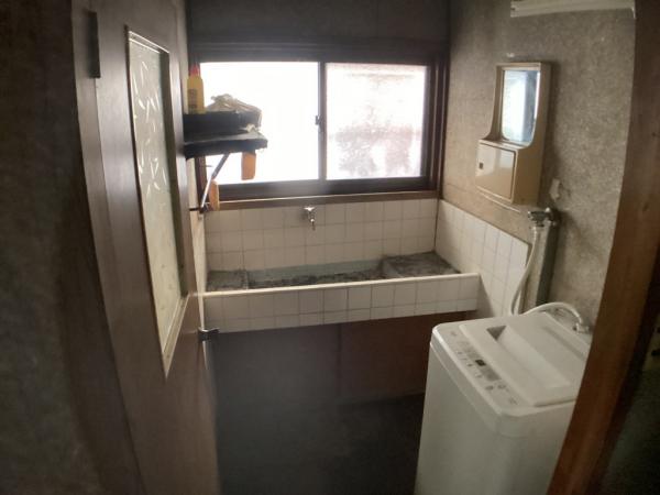 【不動産販売　愛媛総合】11965+12243　中古住宅　新居浜市東雲町1丁目 洗面台・洗面所 