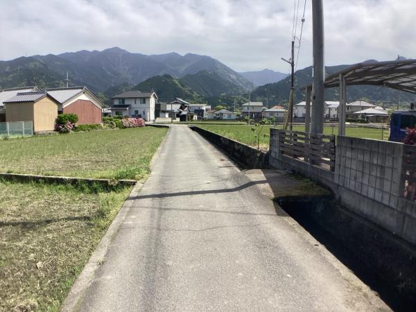 土地 新居浜市北内町１丁目 JR予讃線新居浜駅 816万円
