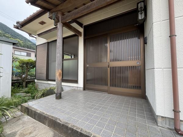 中古戸建 四国中央市豊岡町大町2540-3 JR予讃線伊予寒川駅 1,080万円