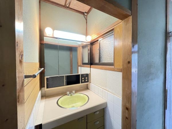 中古戸建 西条市河原津新田甲121-2、甲116-2 JR予讃線伊予三芳駅 560万円