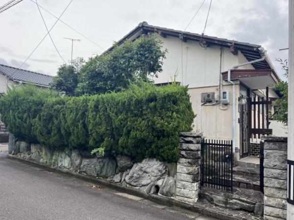 中古戸建 今治市唐子台東２丁目9-3 JR予讃線伊予富田駅 730万円