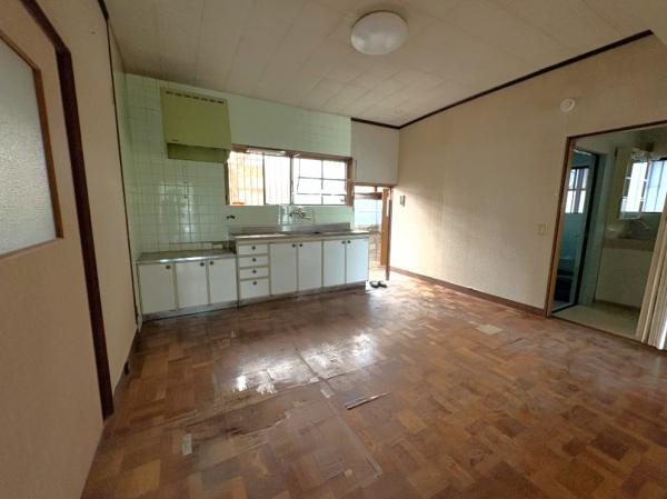 中古戸建 新居浜市松神子４丁目 JR予讃線多喜浜駅 490万円