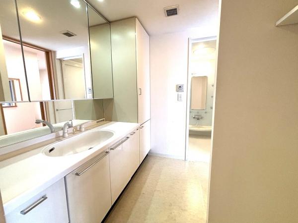 中古マンション 新居浜市庄内町１丁目13-17 JR予讃線新居浜駅 2,200万円