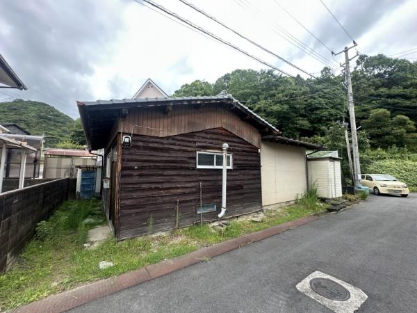 土地 四国中央市川之江町3508-7 JR予讃線川之江駅 200万円