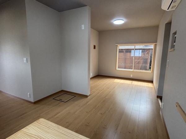 中古戸建 新居浜市港町18-27 JR予讃線新居浜駅 1,100万円