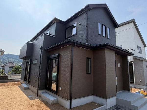 新築戸建 新居浜市政枝町2丁目9-3 JR予讃線新居浜駅 2,590万円