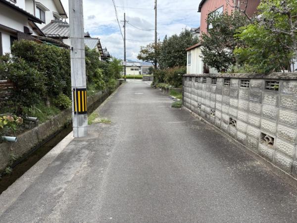 中古戸建 今治市郷新屋敷町１丁目 JR予讃線伊予富田駅 910万円