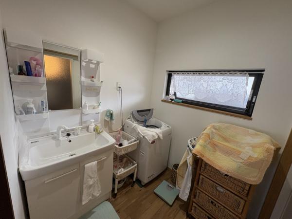 中古戸建 今治市郷新屋敷町１丁目 JR予讃線伊予富田駅 910万円