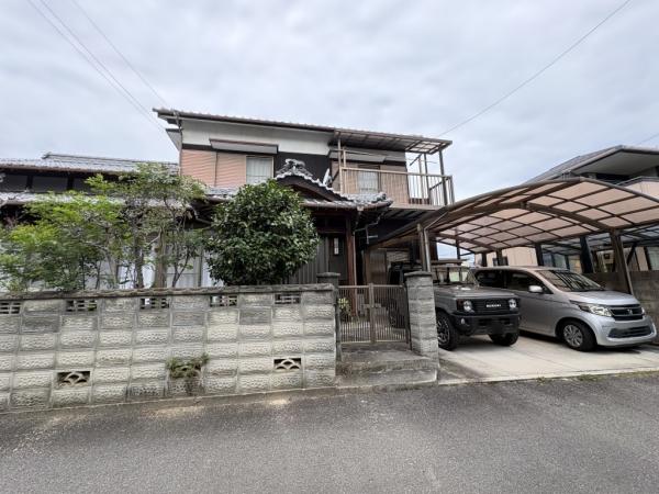 中古戸建 今治市郷新屋敷町１丁目 JR予讃線伊予富田駅 910万円