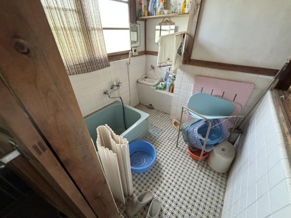 中古戸建 新居浜市上原３丁目8-17 JR予讃線中萩駅 160万円