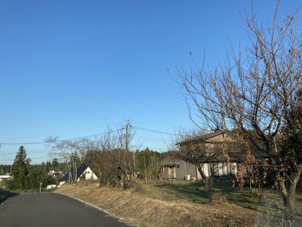 南道路　約９９坪のゆとりある土地　塩谷郡塩谷町熊ノ木 前面道路含む現地写真 