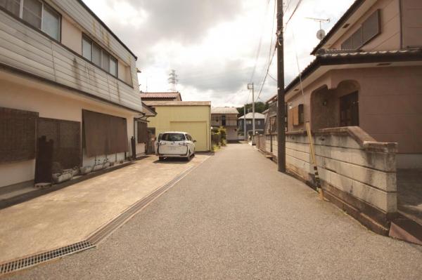 ◆宇都宮市鶴田町（上物あり）◆約95坪の角地　 前面道路含む現地写真 