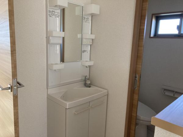 那須塩原市二区町　2階建て4LDK　2016築 洗面台・洗面所 
