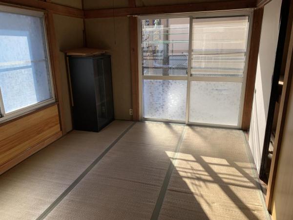 宇都宮市中岡本町　2階建て　3DK 和室