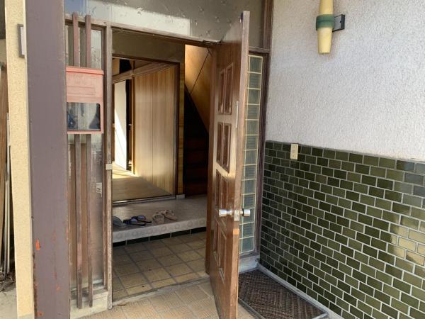 宇都宮市中岡本町　2階建て　3DK 玄関 