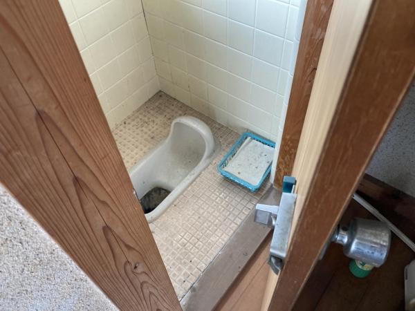 那須郡那珂川町三輪　2階建て6DK+離れ3K トイレ 