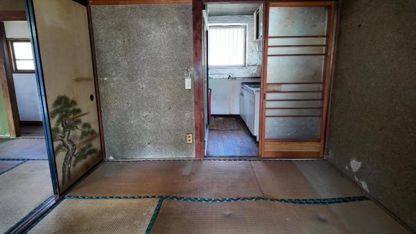 那須郡那珂川町馬頭　2階建6K+店舗 和室