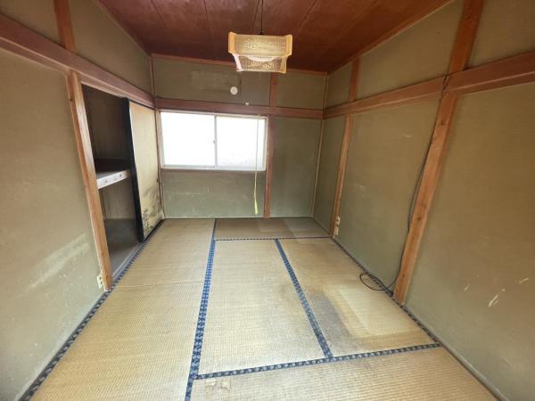大田原市前田　2階建て6K　納戸　ガレージ付き 和室