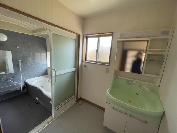 大田原市前田　2階建て6K　納戸　ガレージ付き 洗面台・洗面所 