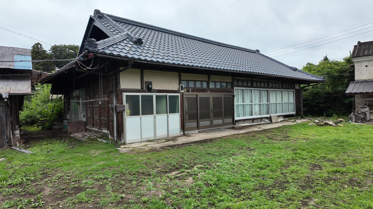 【中古】 山北田舎暮らし/近代文芸社/伊藤嘉一 那須烏山市藤田 平屋6K＋土間 2階建て倉庫付き離れ｜中古住宅