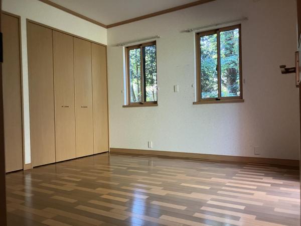 日光市嘉多蔵　2階建て8LDK+納戸　蔵付き 洋室