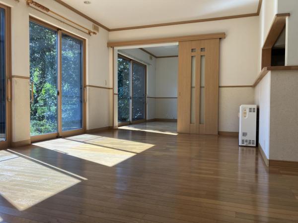 日光市嘉多蔵　2階建て8LDK+納戸　蔵付き リビングダイニング