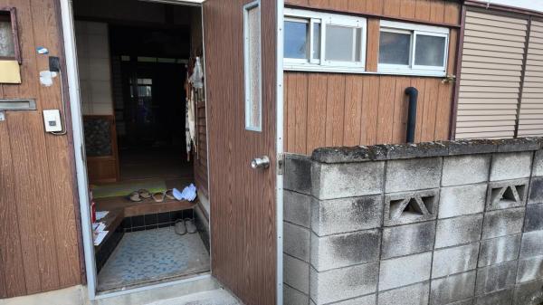 栃木市岩舟町静和　2階建て6K　静和駅まで徒歩約3分 玄関 