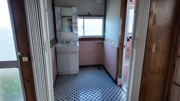 塩谷郡塩谷町大宮　2階建て6DK 洗面台・洗面所 