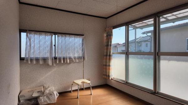 鹿沼市三幸町　2階建て4K　サンルーム付き 洋室